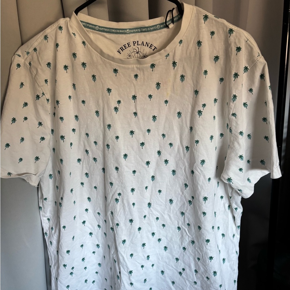 Never Worn- Free Planet White and Green Palm Tree Tee